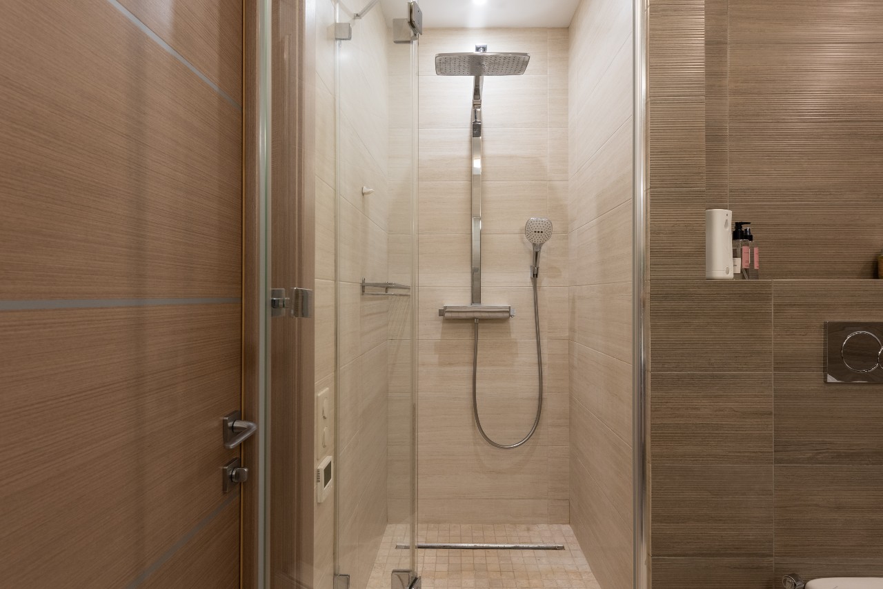 shower cubicle